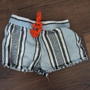 Bundle 4/$20 baby shorts made in india size 3T stripes striped blue